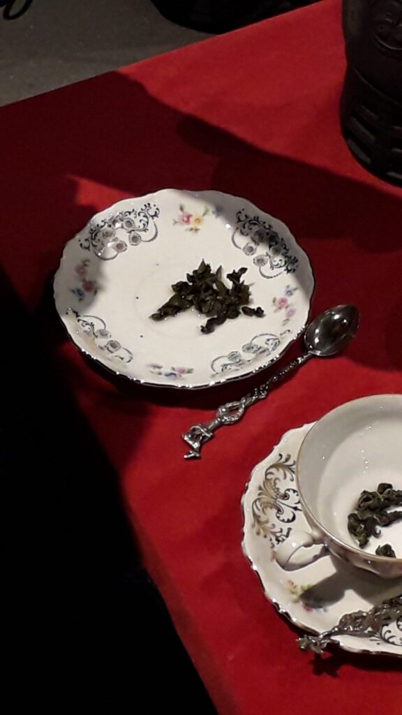 Foglie di tè e magia